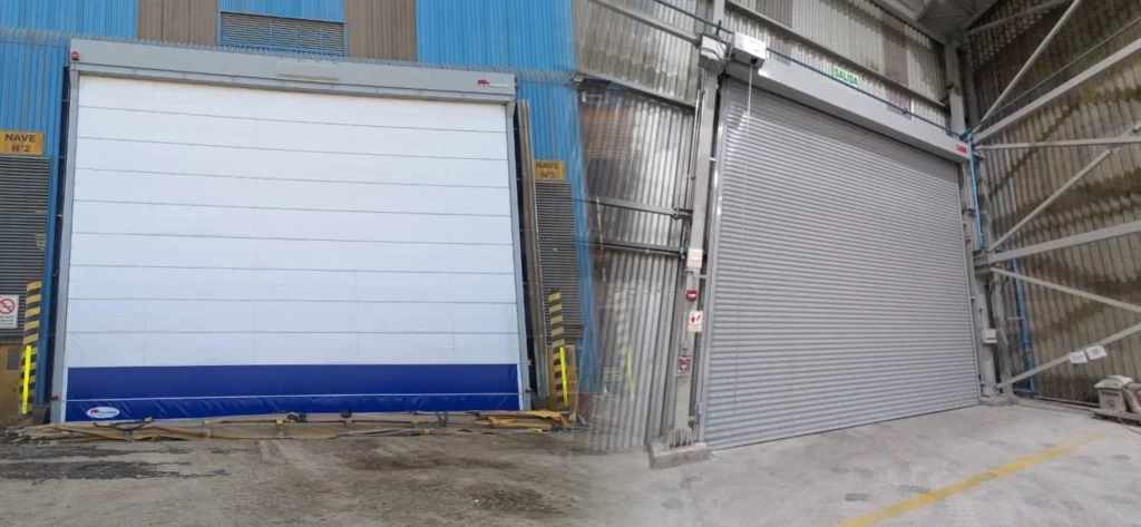 Puerta Rapida de PVC VS Porton Metálico Enrollable
