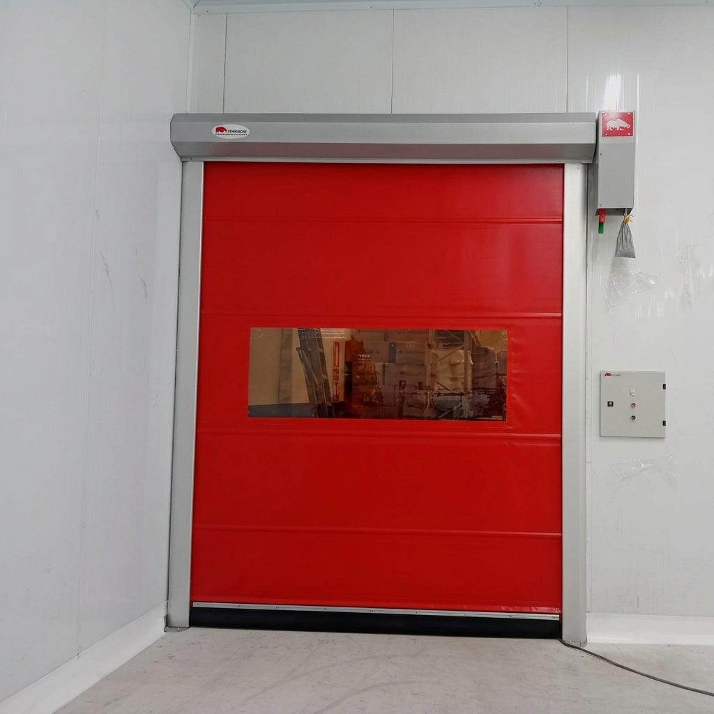 Puerta Enrollable Rápida de PVC Estándar - Optimización de ambientes en naves logísticas